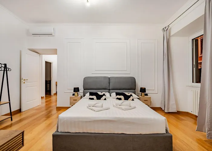 Ampio Di Design Nel Cuore Di דירה רומא